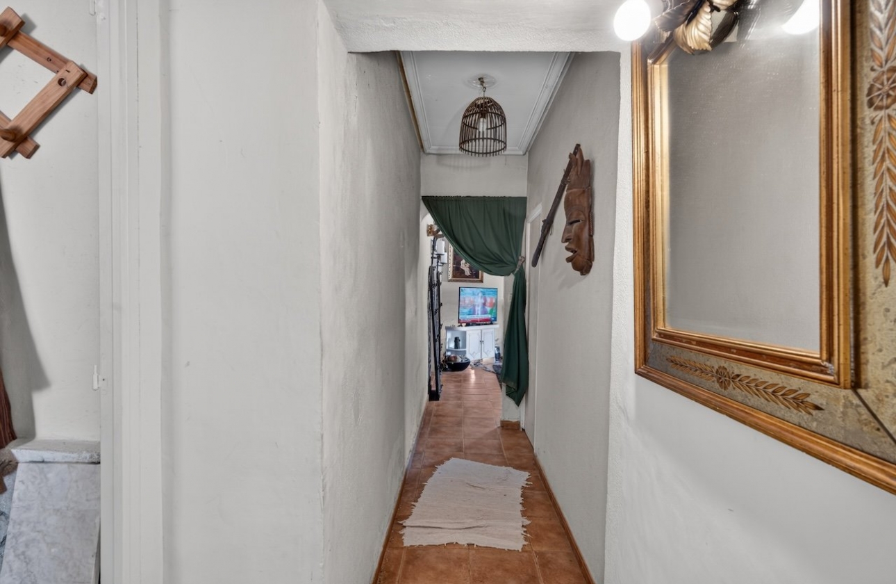 Reventa - Villa - Elche - Paraje La Hoya nº 3028 (Polígono 71 Parcela 25)