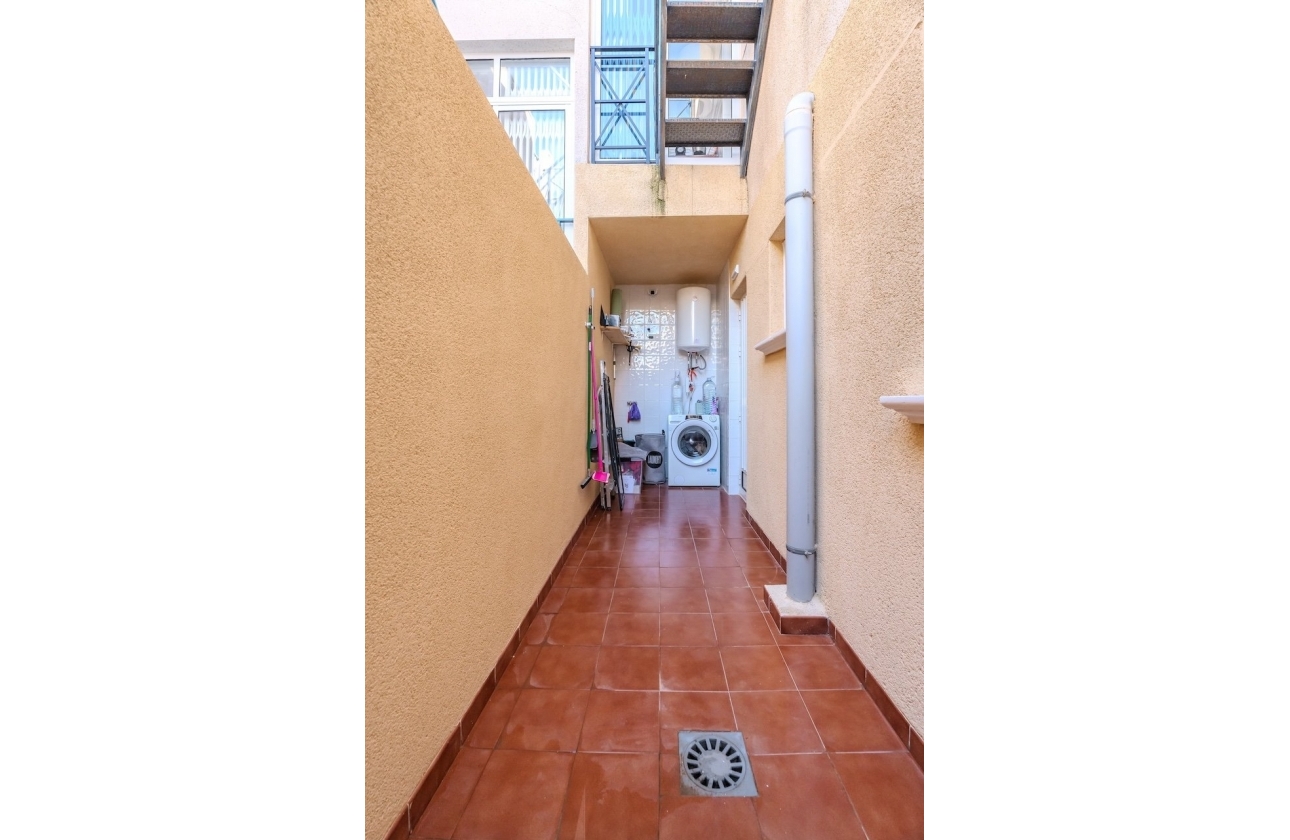 Reventa - Bajo - Torrevieja - Calle Abdelacies 129