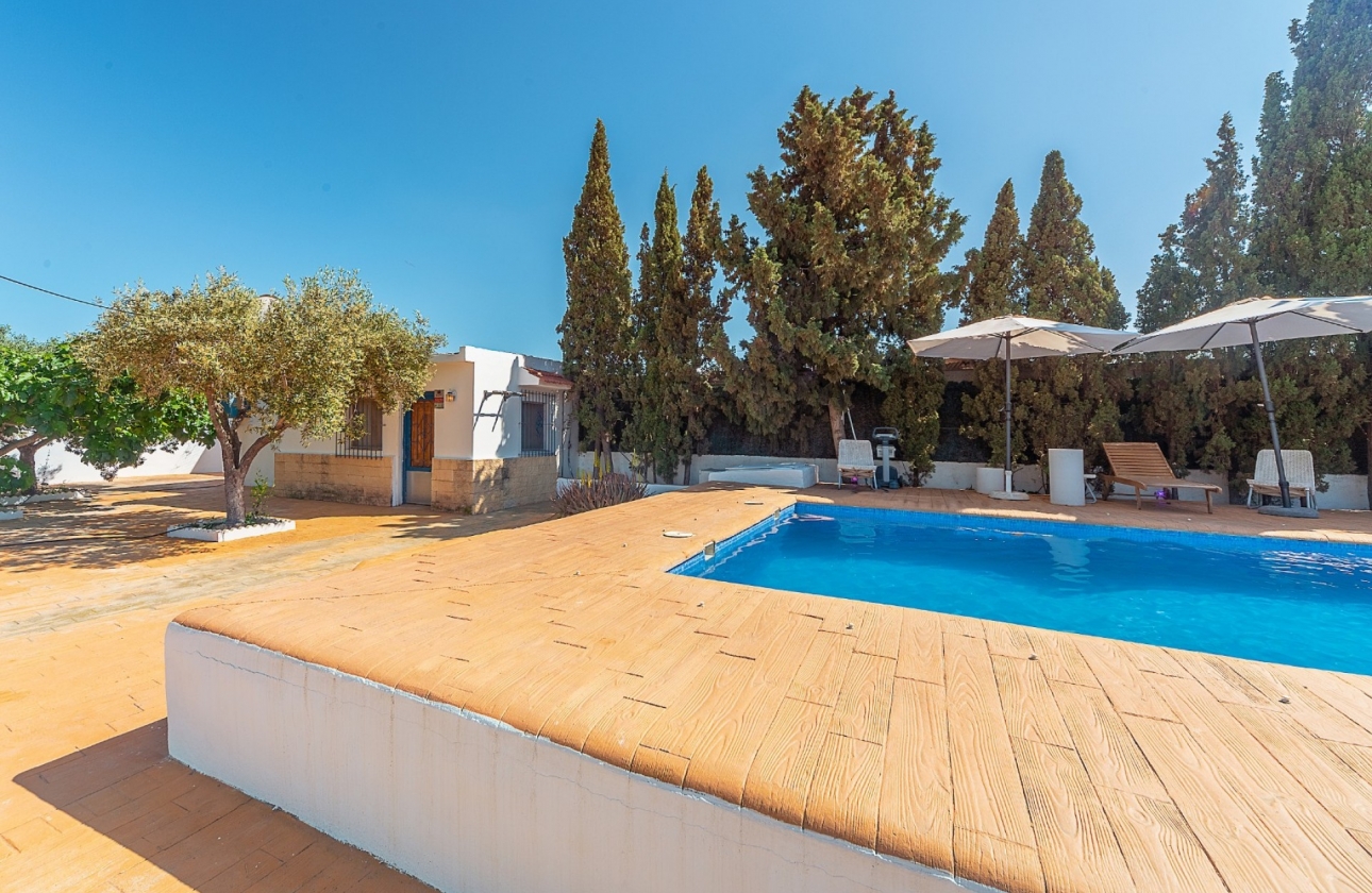 Resale - Villa - San Vicente del Raspeig