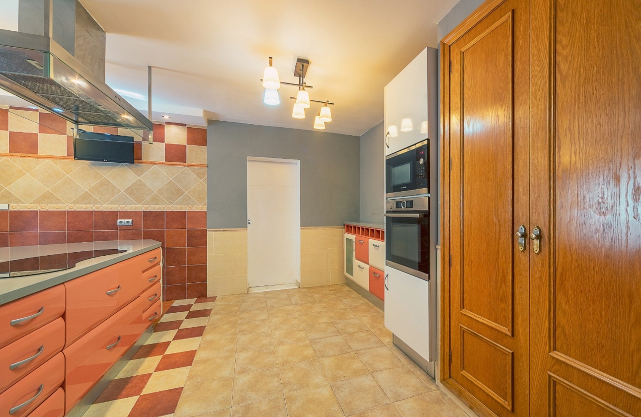 Resale - Villa - San Vicente del Raspeig