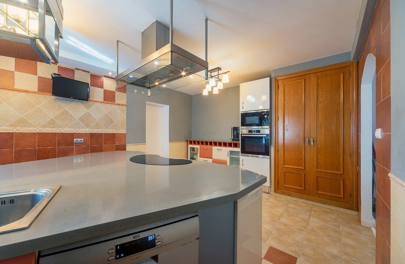 Resale - Villa - San Vicente del Raspeig