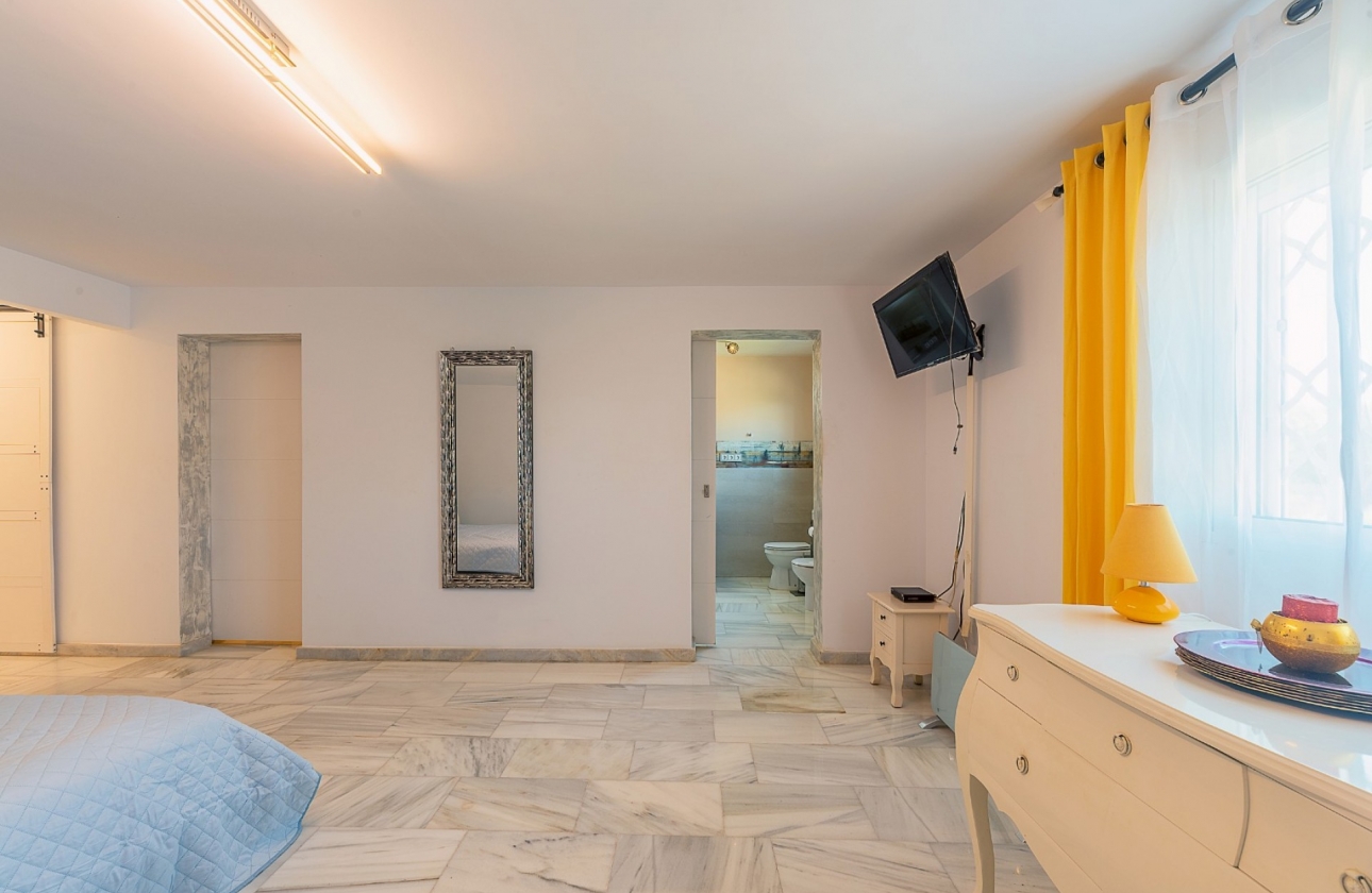 Resale - Villa - San Vicente del Raspeig