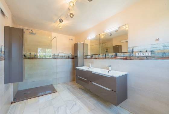 Resale - Villa - San Vicente del Raspeig