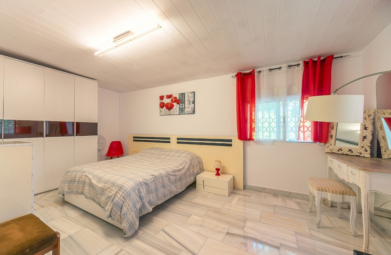 Resale - Villa - San Vicente del Raspeig