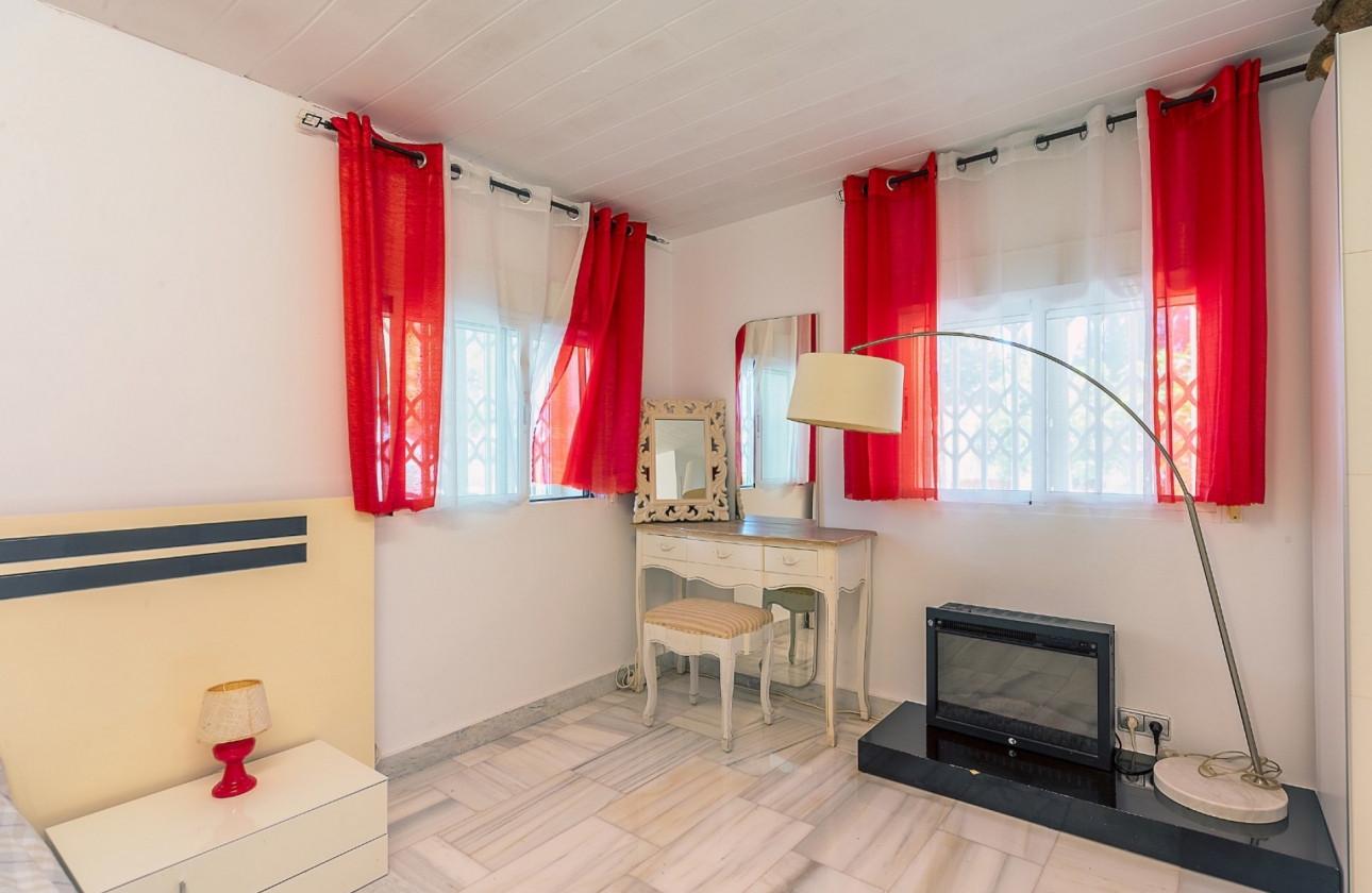 Resale - Villa - San Vicente del Raspeig