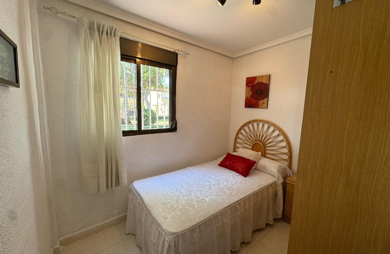 Reventa - Bungalow - Torrevieja - Playa De Los Naufragos