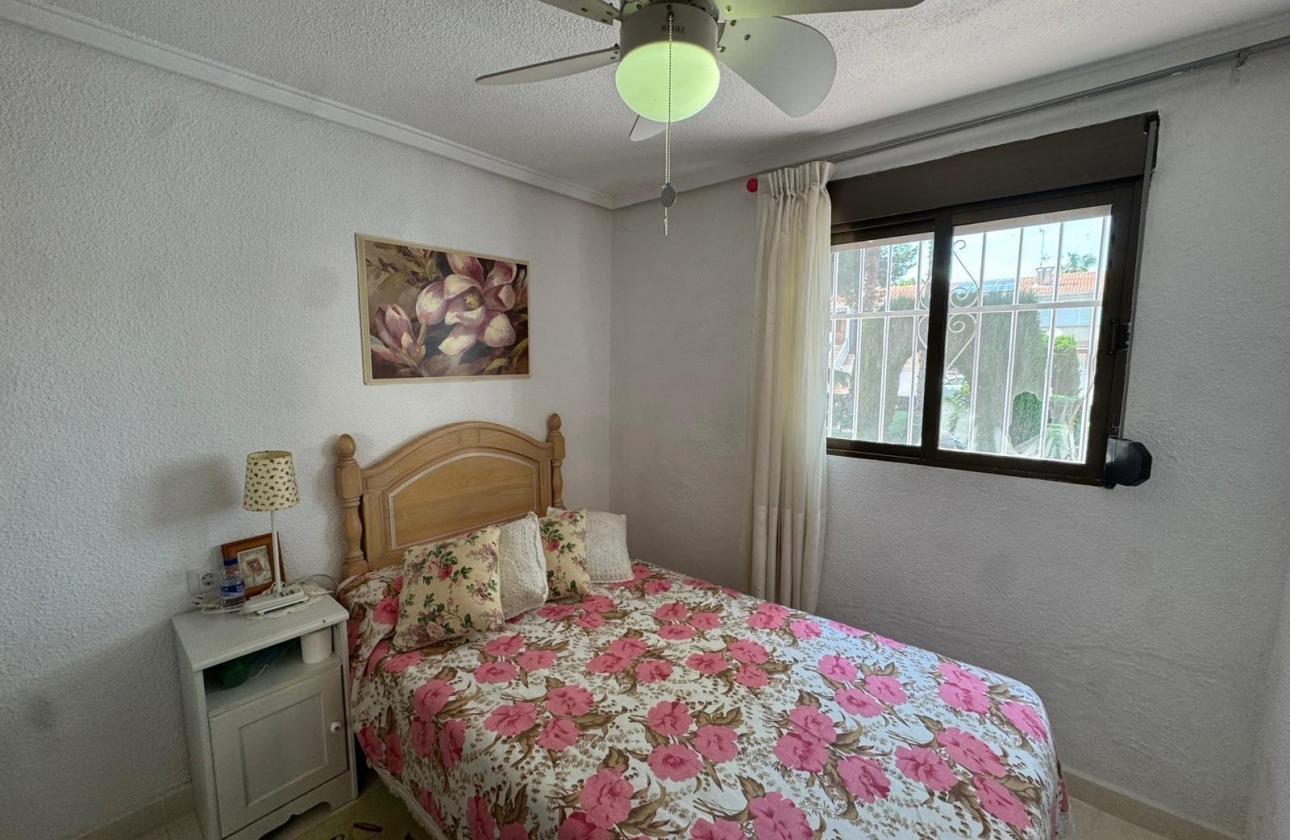 Reventa - Bungalow - Torrevieja - Playa De Los Naufragos