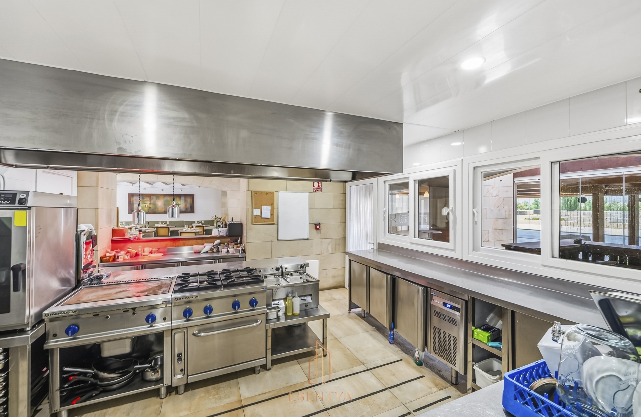 Resale - Villa - Yecla