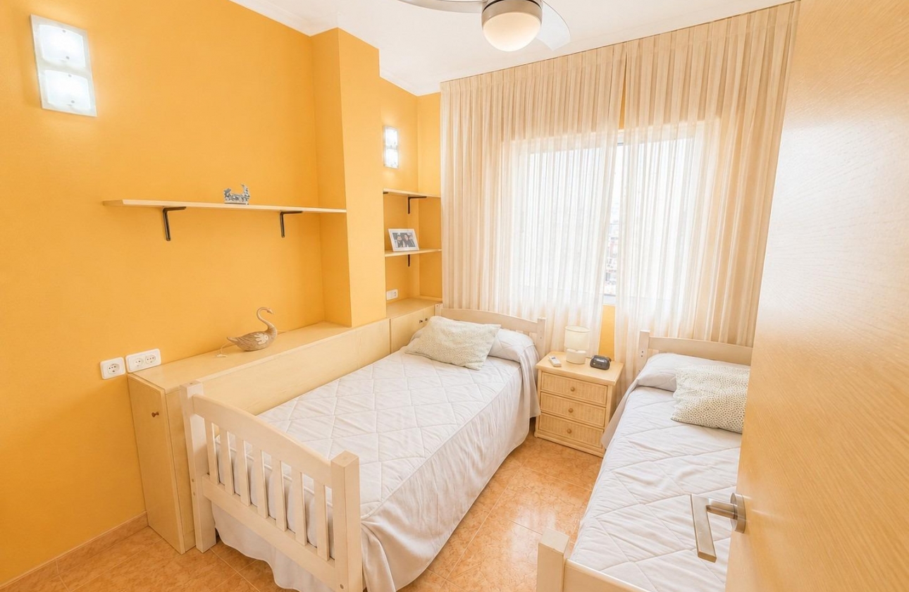 Rynek wtórny - Apartament - Torrevieja - Estacion de autobuses