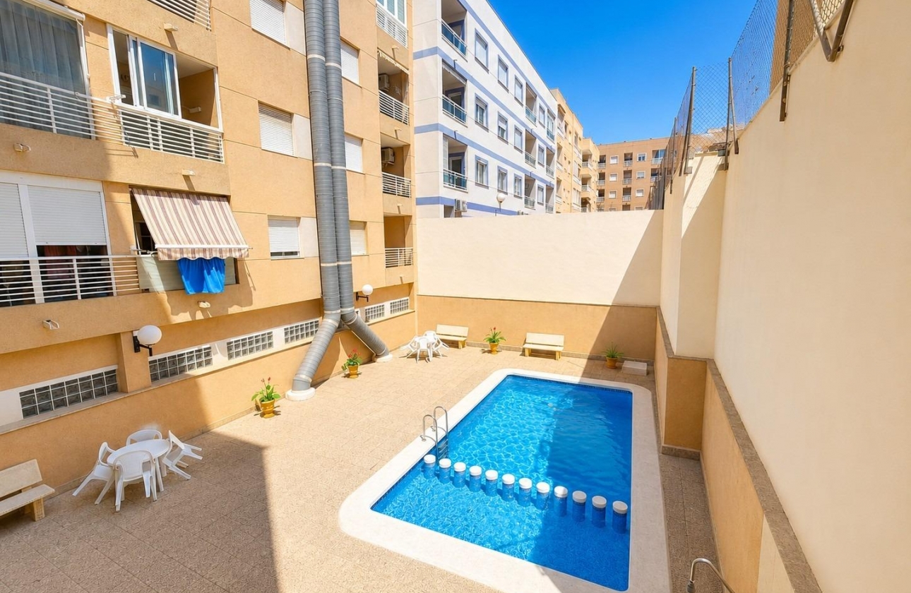 Rynek wtórny - Apartament - Torrevieja - Estacion de autobuses