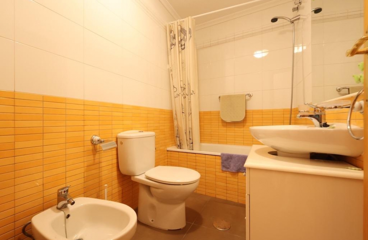 Resale - Apartment - Torrevieja - Centro