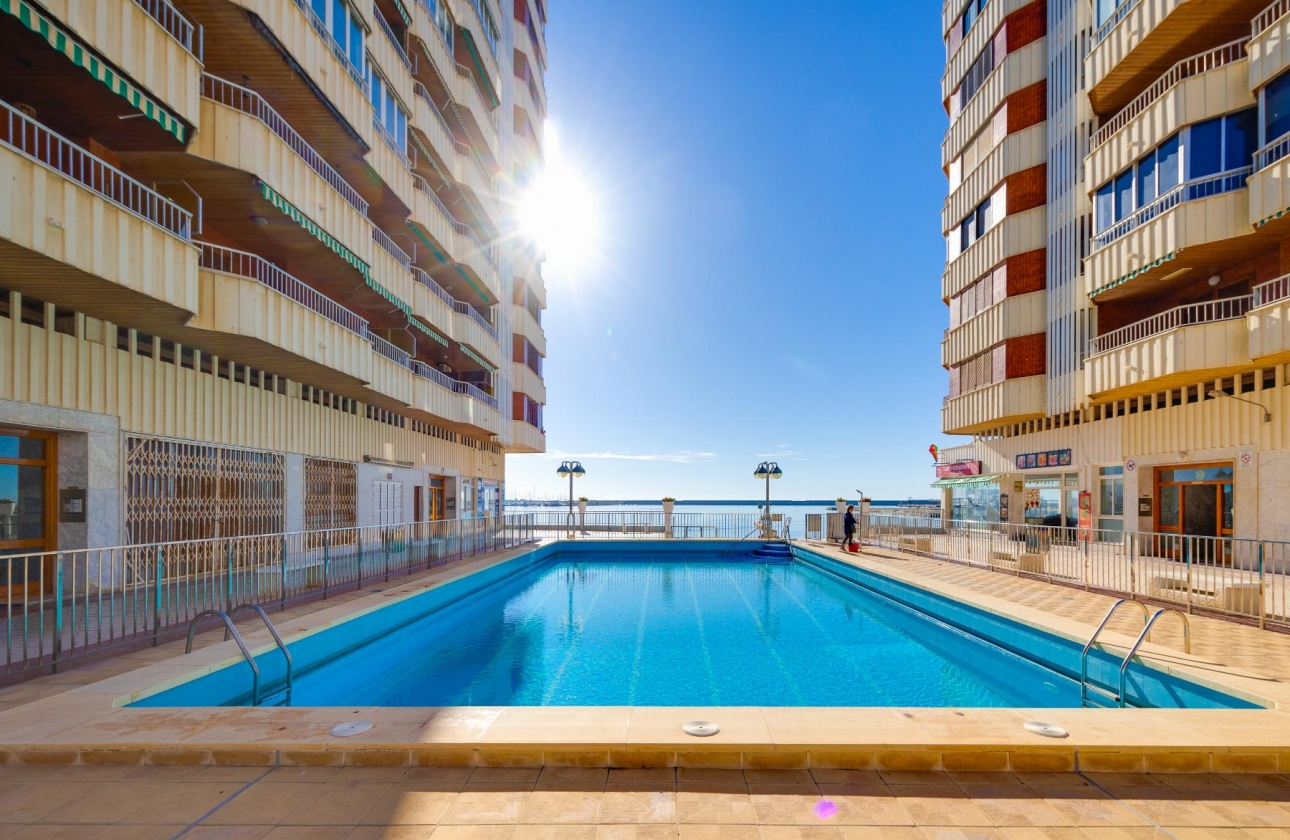Resale - Apartment - Torrevieja - Acequion