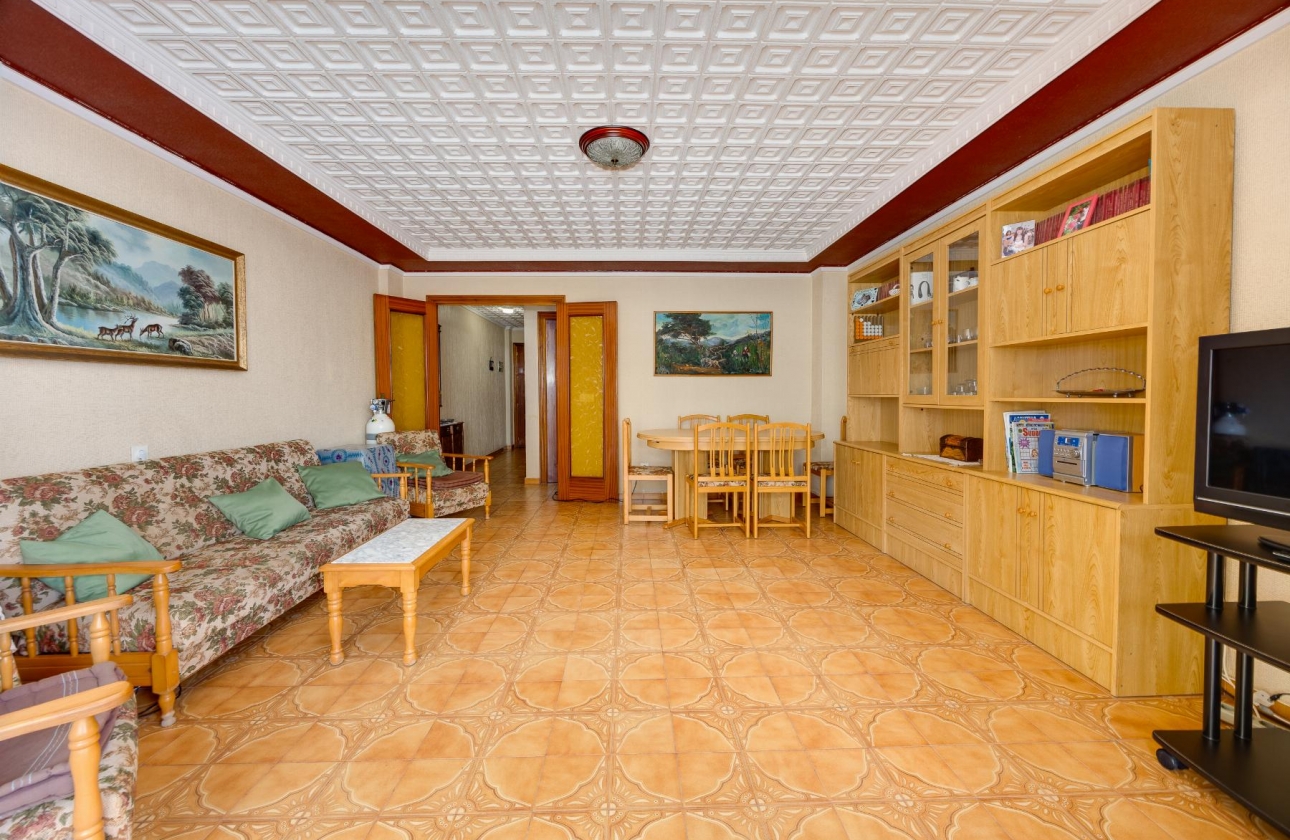 Resale - Apartment - Torrevieja - Acequion