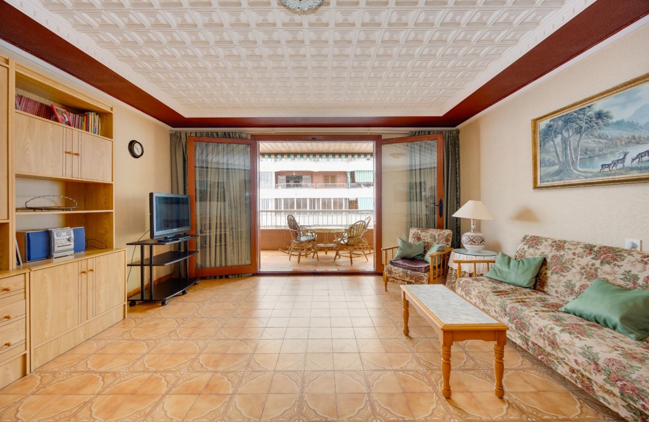 Resale - Apartment - Torrevieja - Acequion