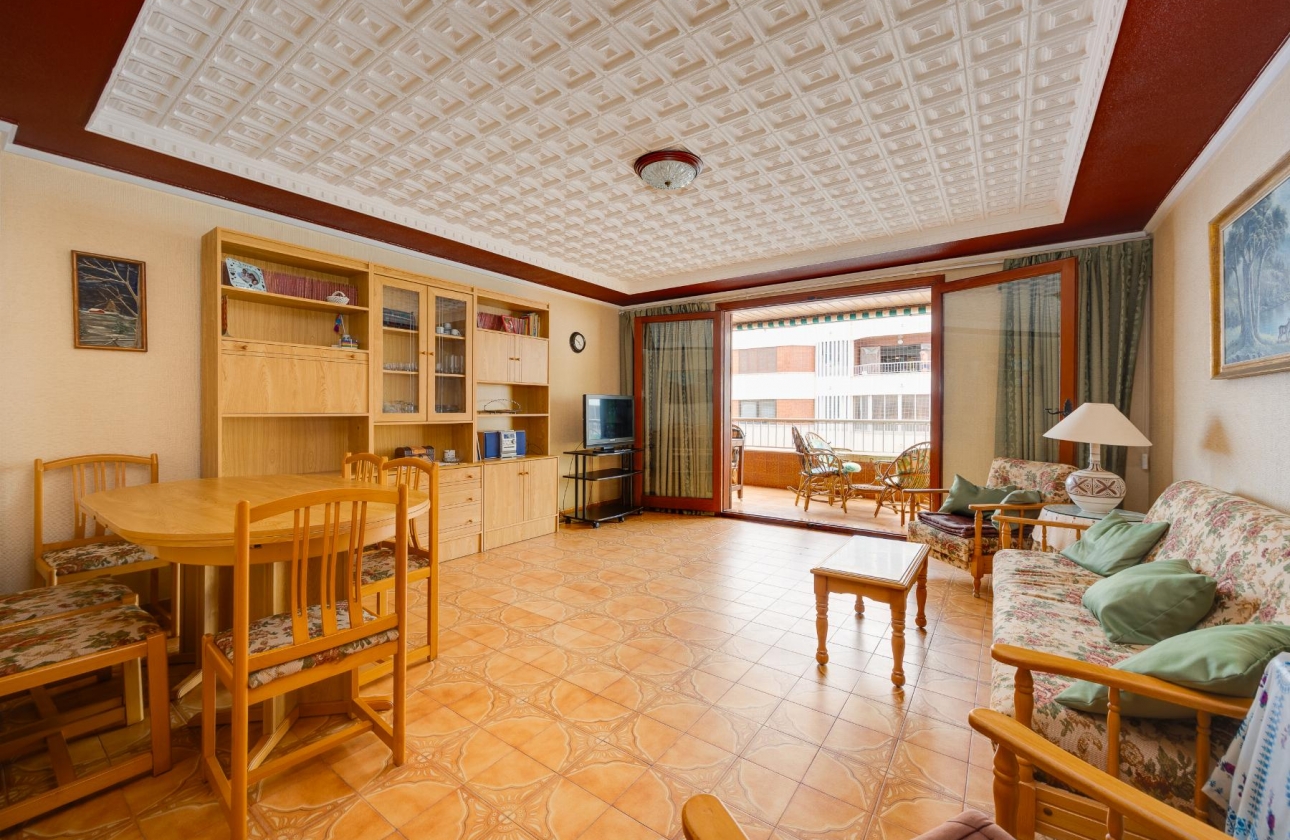 Resale - Apartment - Torrevieja - Acequion