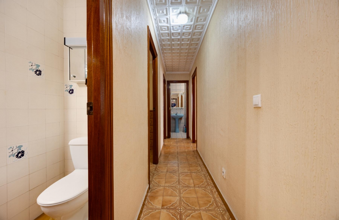 Resale - Apartment - Torrevieja - Acequion