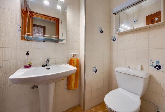 Resale - Apartment - Torrevieja - Acequion