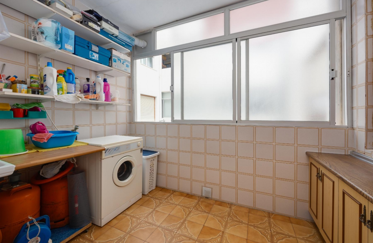 Resale - Apartment - Torrevieja - Acequion