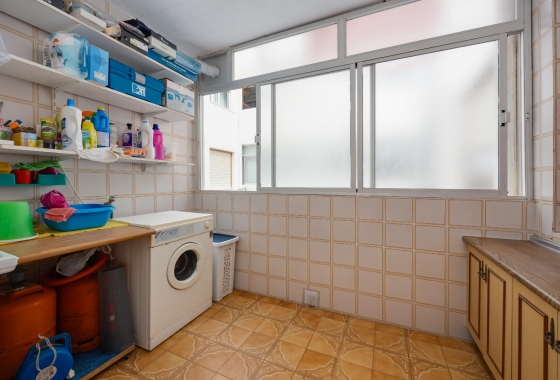 Resale - Apartment - Torrevieja - Acequion