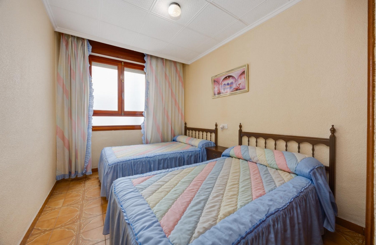 Resale - Apartment - Torrevieja - Acequion