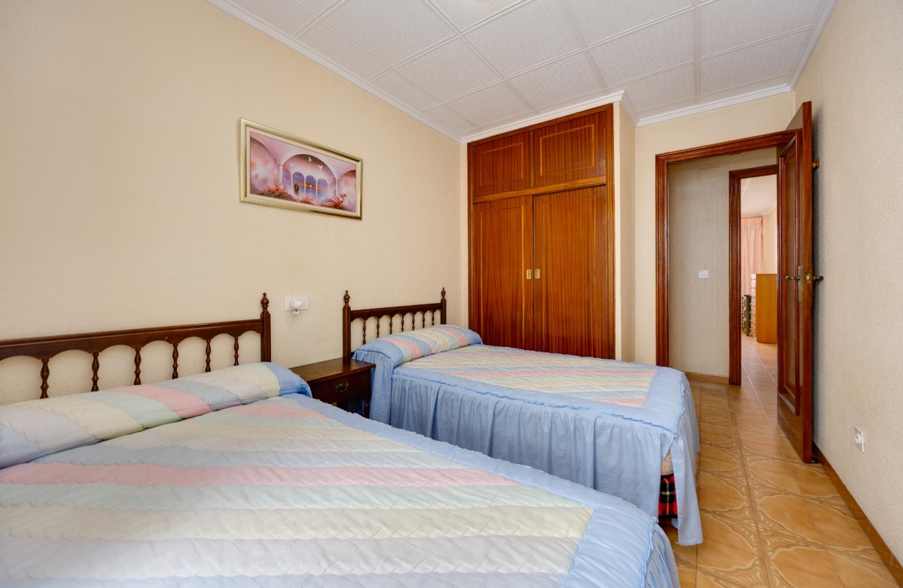Resale - Apartment - Torrevieja - Acequion