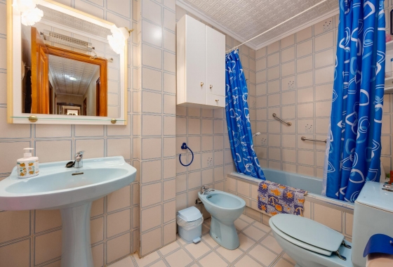 Resale - Apartment - Torrevieja - Acequion