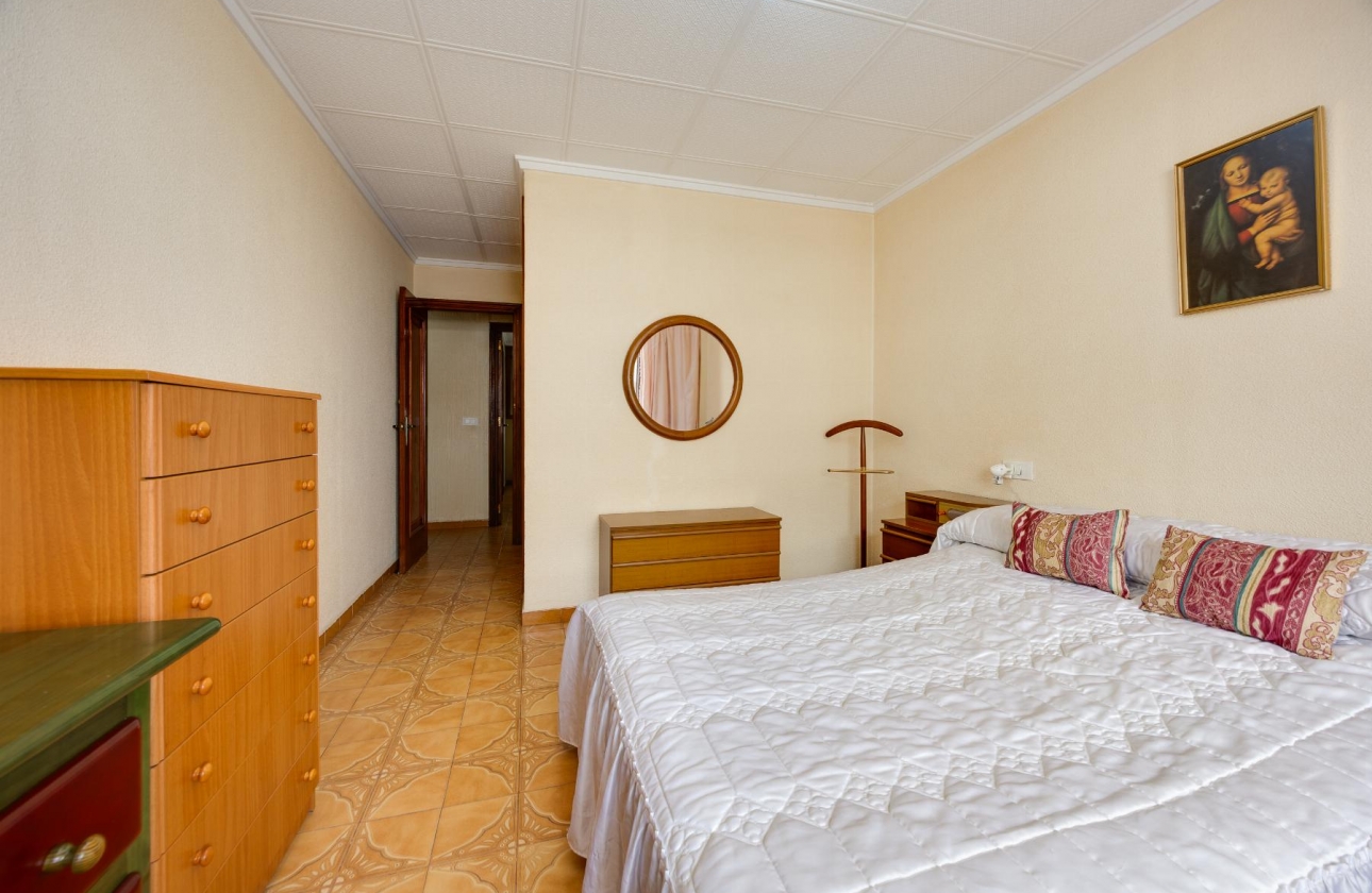 Resale - Apartment - Torrevieja - Acequion