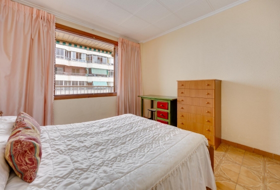 Resale - Apartment - Torrevieja - Acequion