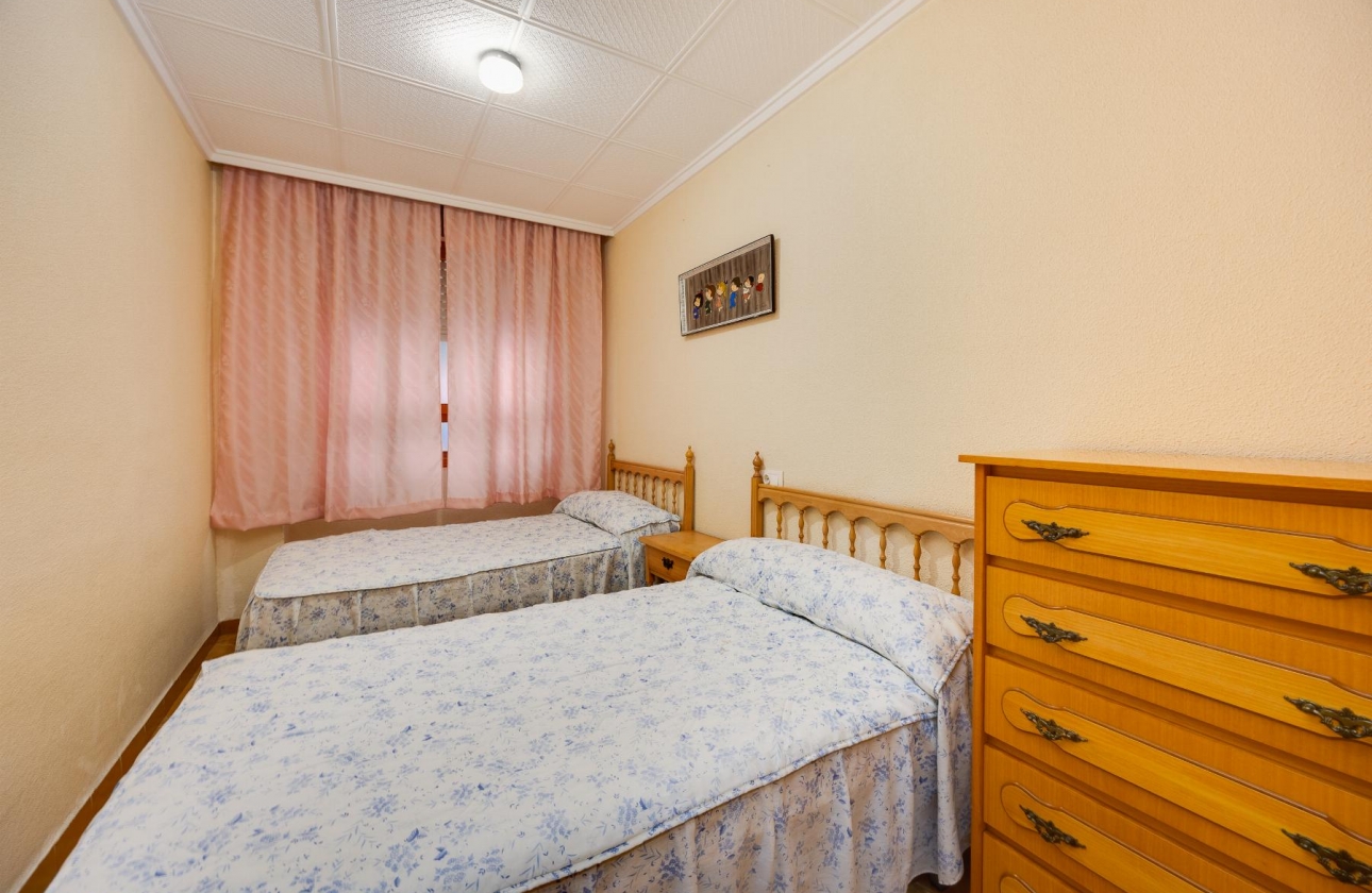 Resale - Apartment - Torrevieja - Acequion