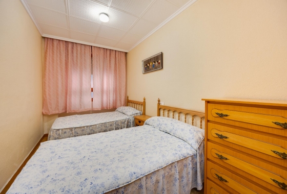 Resale - Apartment - Torrevieja - Acequion