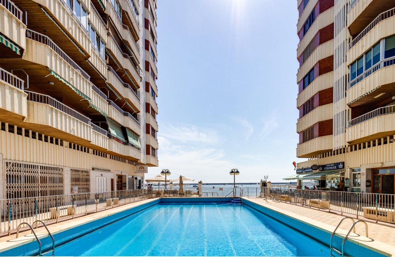 Resale - Apartment - Torrevieja - Acequion