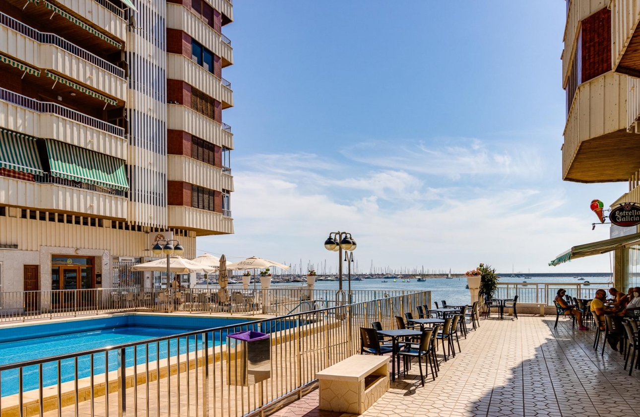 Resale - Apartment - Torrevieja - Acequion