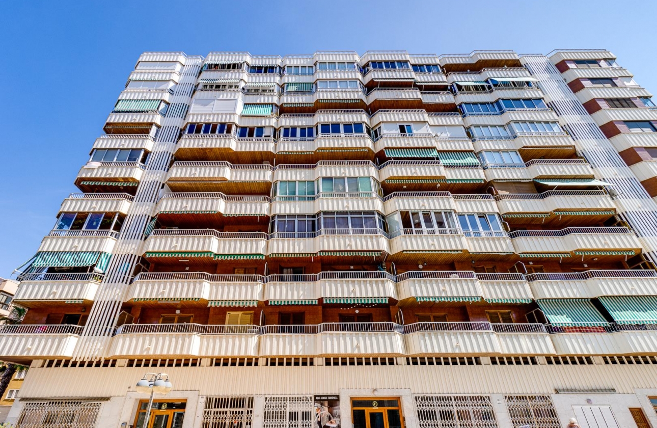 Resale - Apartment - Torrevieja - Acequion