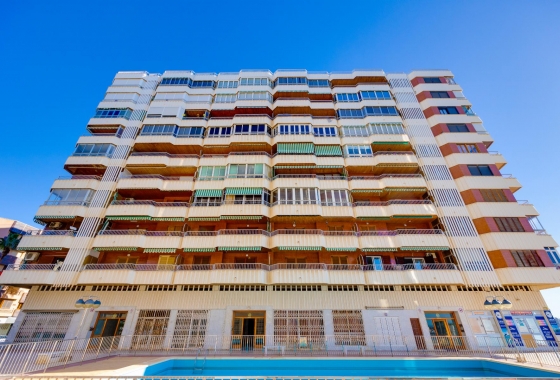Resale - Apartment - Torrevieja - Acequion