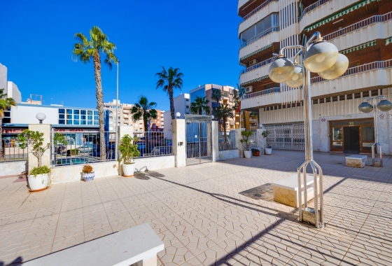 Resale - Apartment - Torrevieja - Acequion