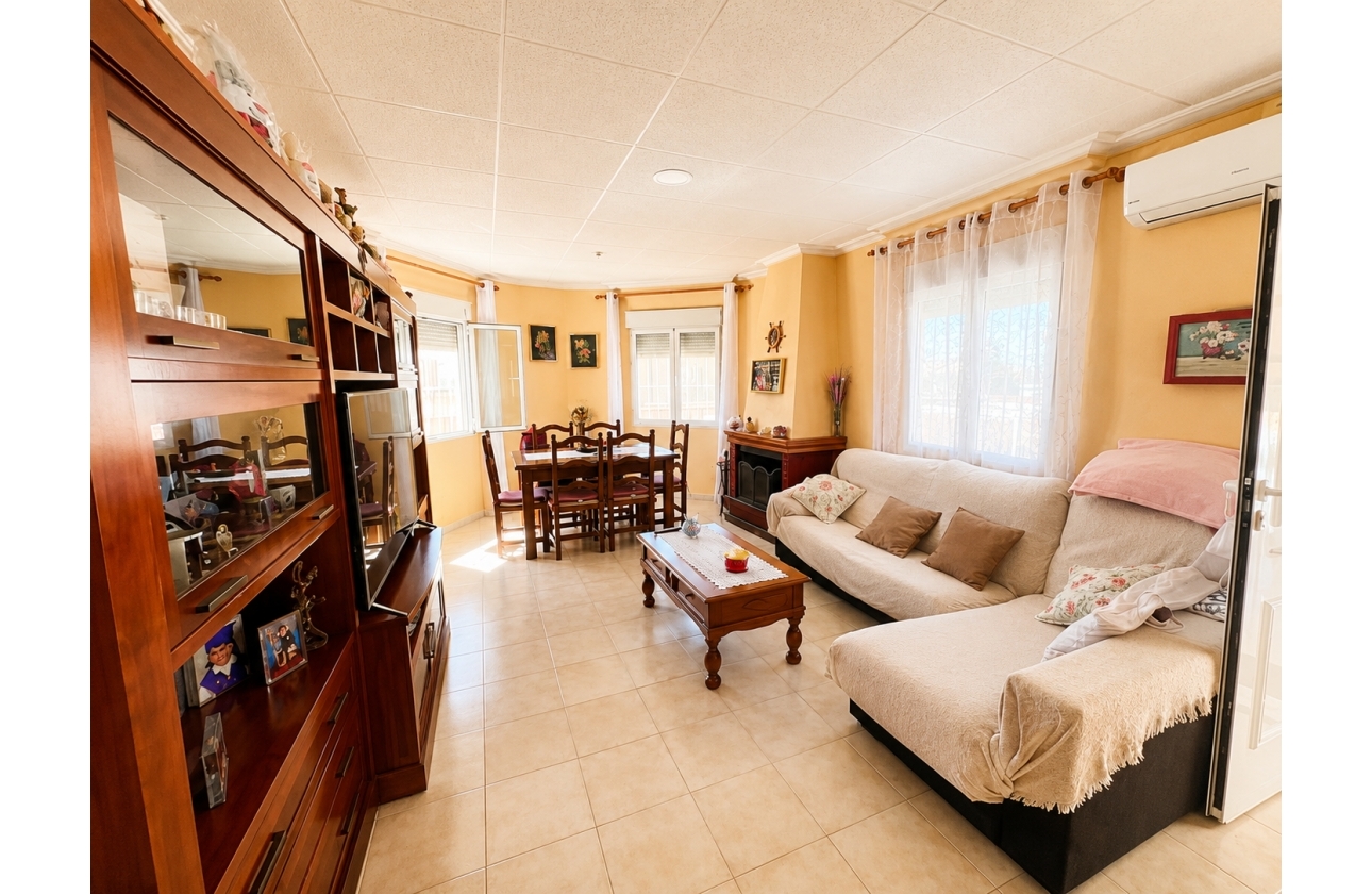 Resale - Villa - Torrevieja - La Siesta - El Salado -  Torreta