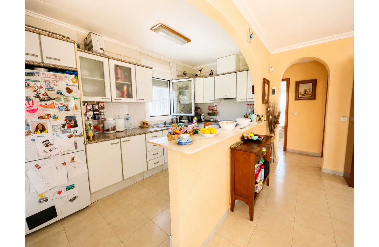 Resale - Villa - Torrevieja - La Siesta - El Salado -  Torreta
