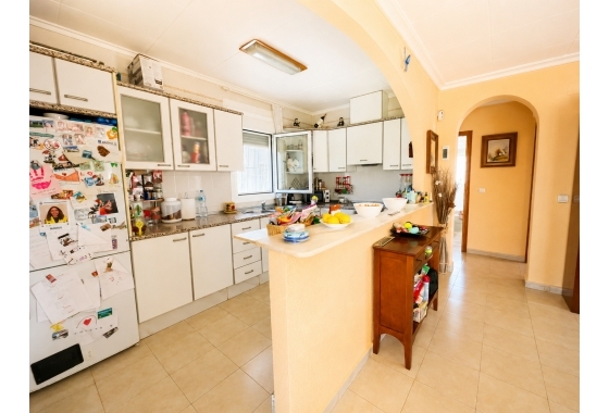 Resale - Villa - Torrevieja - La Siesta - El Salado -  Torreta