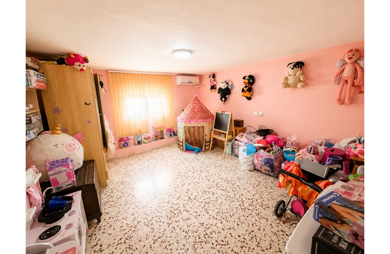 Resale - Villa - Torrevieja - La Siesta - El Salado -  Torreta