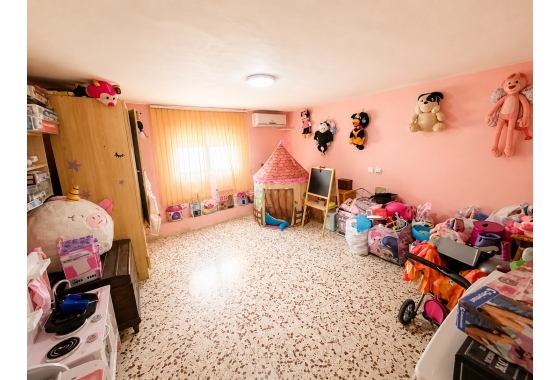 Resale - Villa - Torrevieja - La Siesta - El Salado -  Torreta