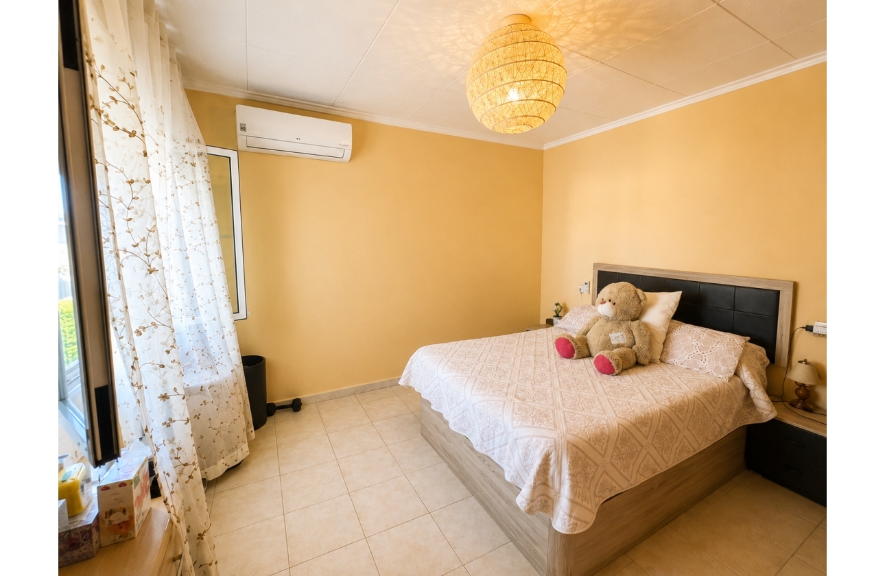 Resale - Villa - Torrevieja - La Siesta - El Salado -  Torreta