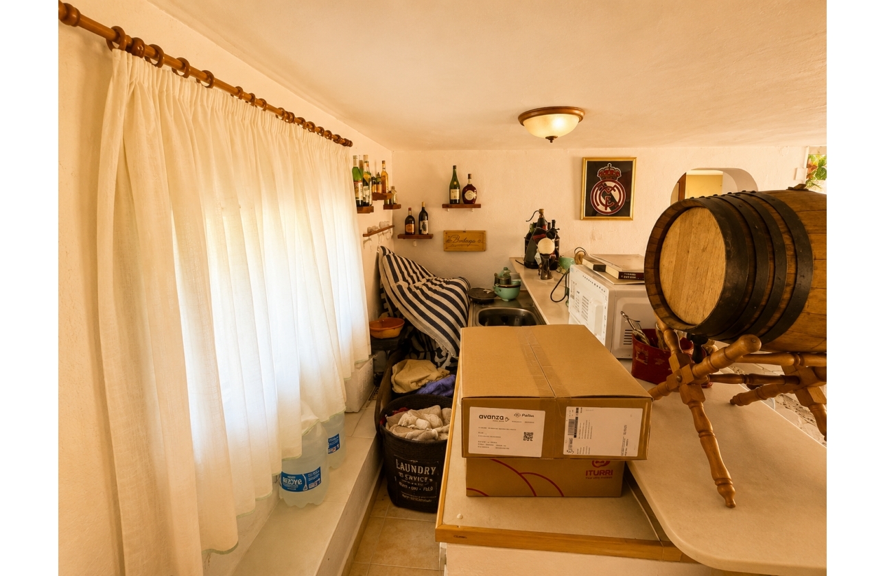 Resale - Villa - Torrevieja - La Siesta - El Salado -  Torreta
