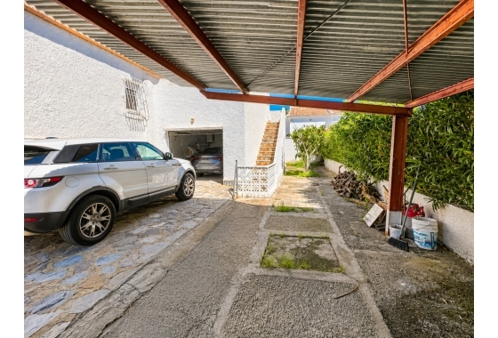 Resale - Villa - Torrevieja - La Siesta - El Salado -  Torreta