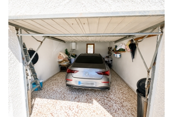 Resale - Villa - Torrevieja - La Siesta - El Salado -  Torreta