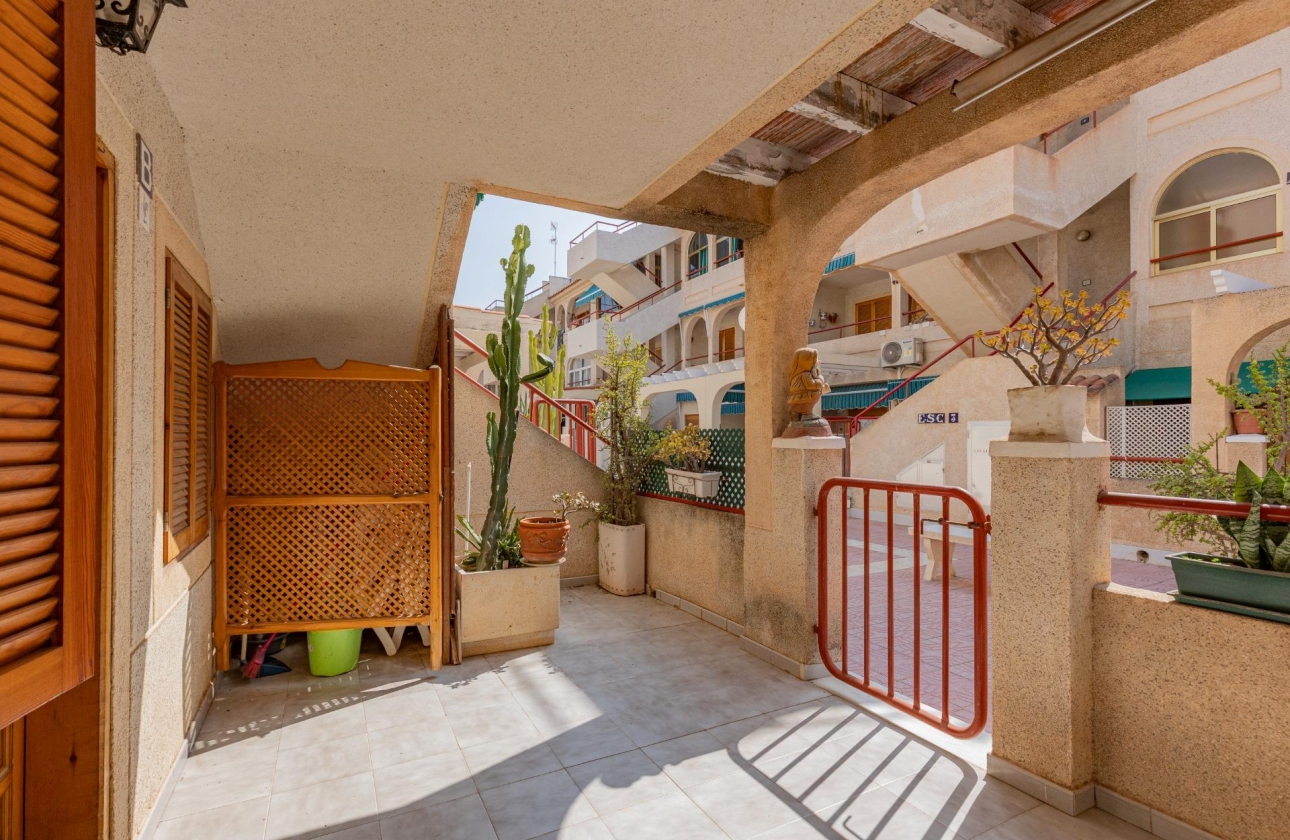 Resale - Apartment - Torrevieja - Acequion
