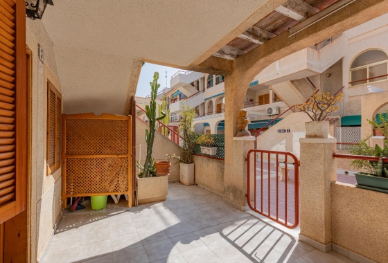 Resale - Apartment - Torrevieja - Acequion