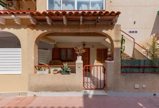 Resale - Apartment - Torrevieja - Acequion
