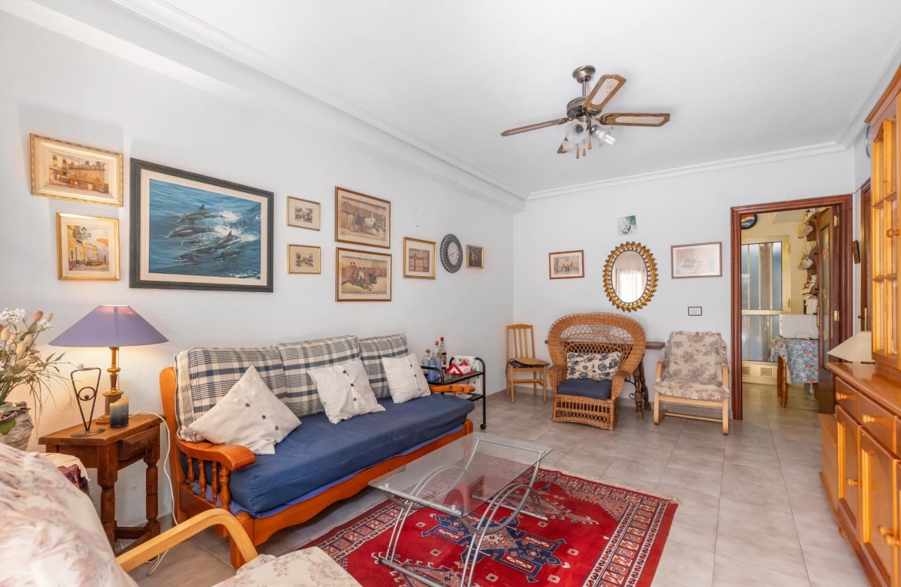 Resale - Apartment - Torrevieja - Acequion