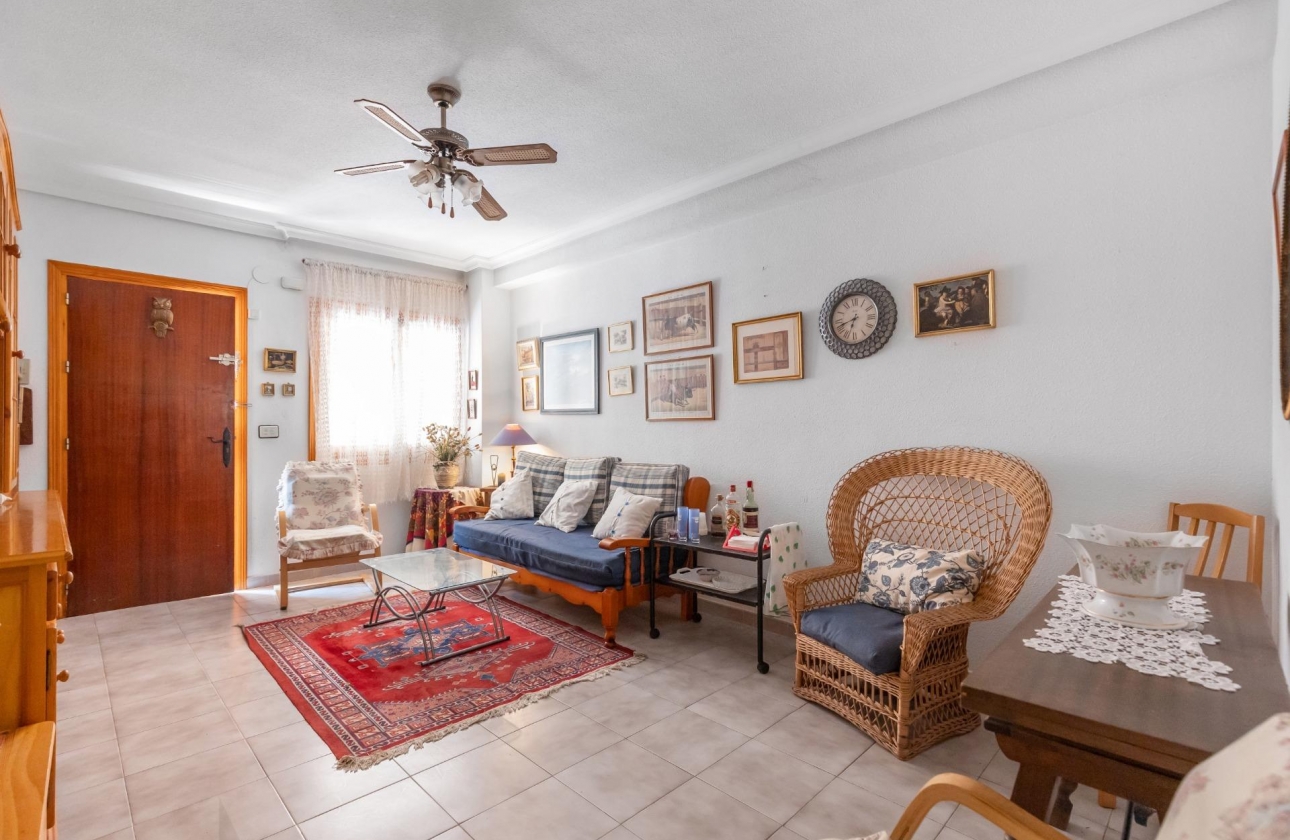 Resale - Apartment - Torrevieja - Acequion