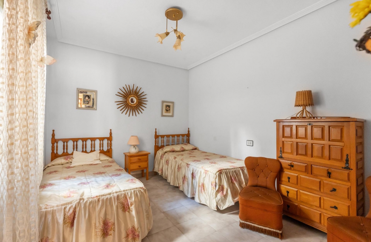 Resale - Apartment - Torrevieja - Acequion